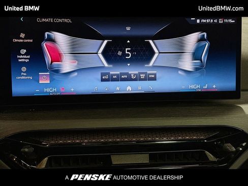 Used 2025 BMW 330i Sedan image 11