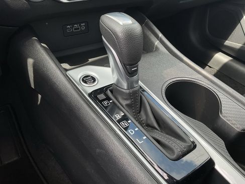 Used 2025 Nissan Altima 2.5 SV FWD image 20