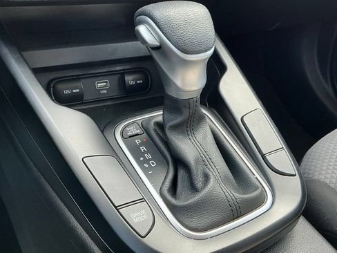 Used 2025 Kia Soul LX w/ LX Technology Package FWD image 38