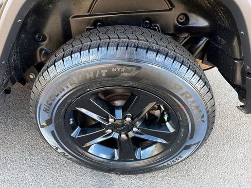 Used 2021 Jeep Wrangler Sahara image 13