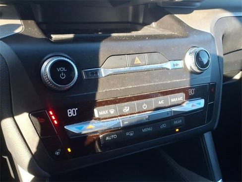 Used 2020 Ford Explorer XLT w/ Equipment Group 202A image 16