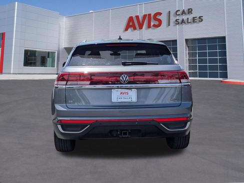 Used 2025 Volkswagen Atlas Cross Sport SE AWD/4WD image 9