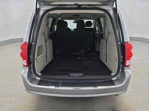 Used 2019 Dodge Grand Caravan SE FWD image 29