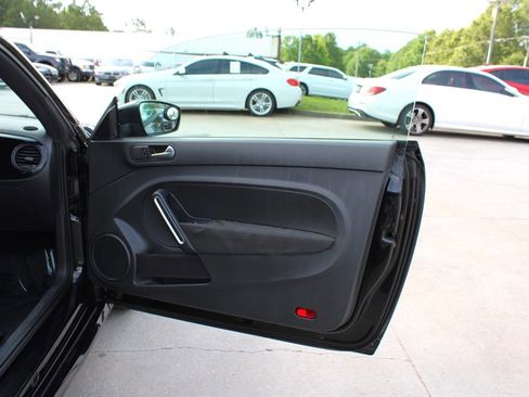 Used 2013 Volkswagen Beetle 2.5 image 23