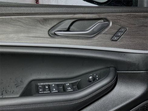 New 2025 Jeep Grand Cherokee Limited w/ Luxury Tech Group II image 14