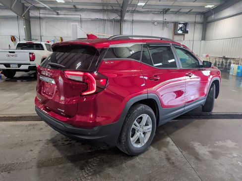 Used 2024 GMC Terrain SLE w/ Driver Convenience Package AWD/4WD image 3
