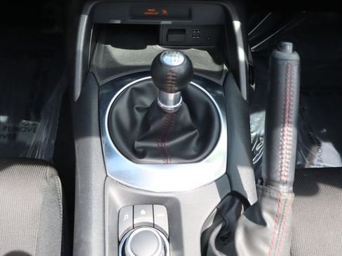 Used 2019 MAZDA MX-5 Miata Sport RWD image 35
