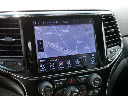Used 2019 Jeep Grand Cherokee Altitude AWD/4WD image 22