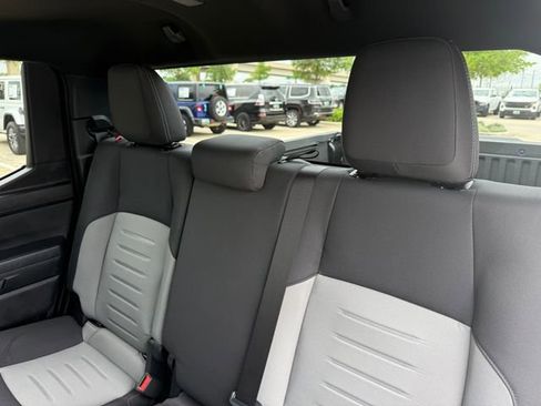 Used 2025 Toyota Tacoma TRD Off-Road image 30