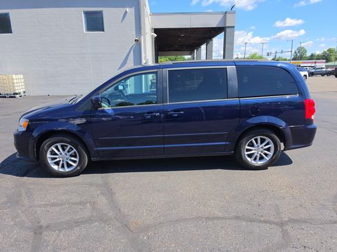Used 2016 Dodge Grand Caravan SXT FWD image 6