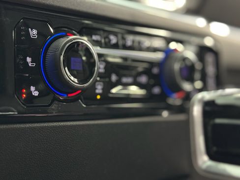 Used 2024 Chevrolet Silverado 1500 LTZ w/ LTZ Convenience Package II image 32