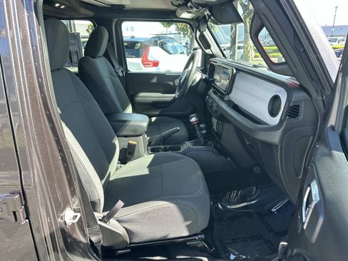 Used 2024 Jeep Wrangler Unlimited Sport image 25