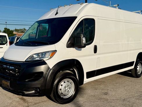 Used 2023 RAM ProMaster 2500 FWD image 2