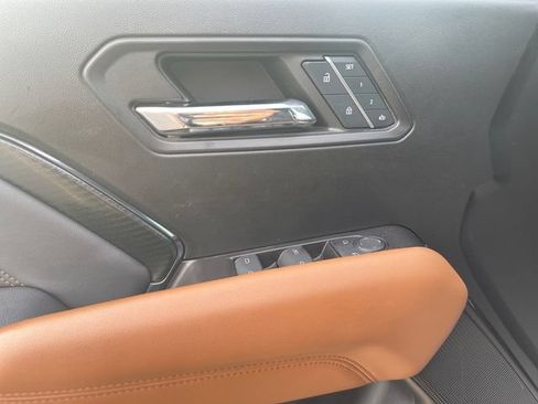 Used 2024 GMC Canyon AT4 w/ AT4 Premium Package AWD/4WD image 19