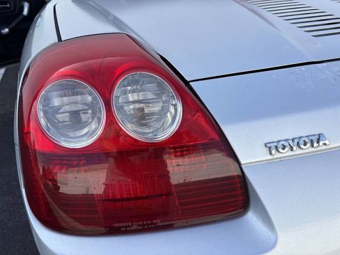 Used 2003 Toyota MR2 image 19