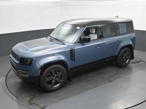 Used 2025 Land Rover Defender 110 X-Dynamic SE AWD/4WD image 36