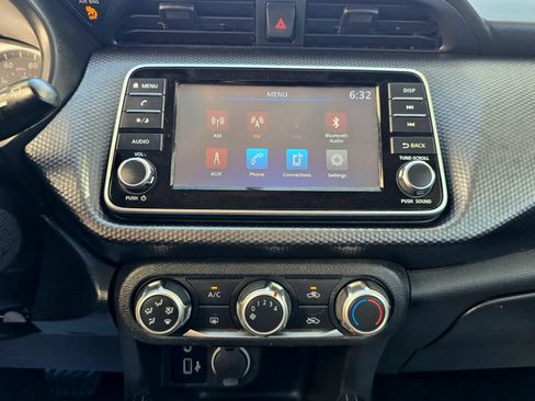 Used 2018 Nissan Kicks S w/ Exterior Package FWD image 30