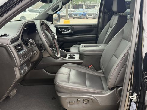 Used 2023 Chevrolet Tahoe RST w/ Luxury Package RWD image 16