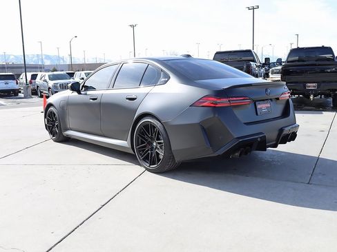 Used 2025 BMW M5 w/ Carbon Package image 4