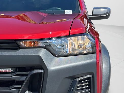 Used 2025 Chevrolet Colorado Trail Boss AWD/4WD image 9
