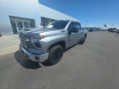 Used 2025 Chevrolet Silverado 3500 LTZ w/ LTZ Plus Package AWD/4WD image 7