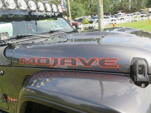 Used 2021 Jeep Gladiator Mojave AWD/4WD image 11