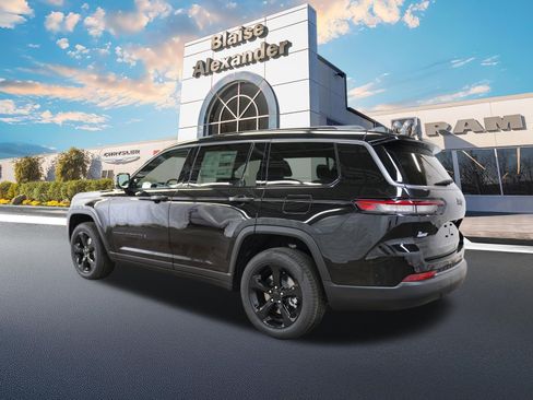New 2026 Jeep Grand Cherokee L Limited AWD/4WD image 10
