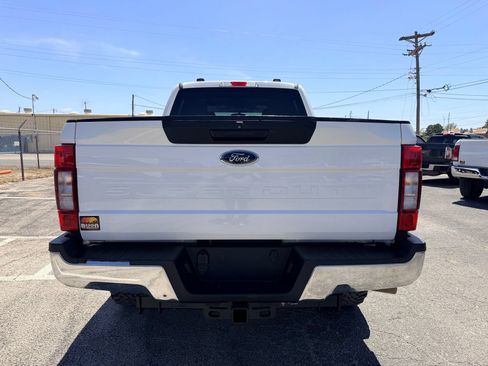 Used 2021 Ford F250 XLT w/ FX4 Off-Road Package AWD/4WD image 4