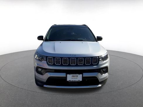 Used 2025 Jeep Compass Limited image 4