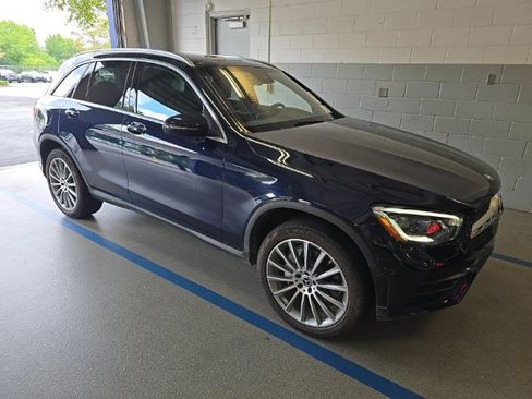 Used 2021 Mercedes-Benz GLC 300 4MATIC w/ AMG Line image 3