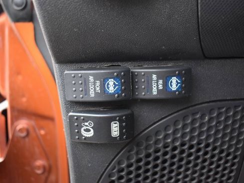 Used 2010 Jeep Wrangler Mountain image 23