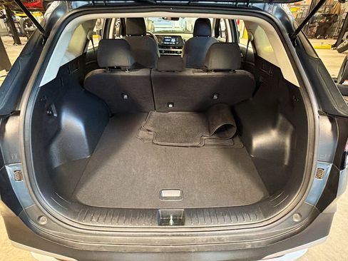Used 2025 Kia Sportage LX image 27