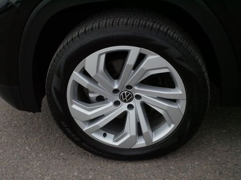 Certified 2023 Volkswagen Atlas SE image 15