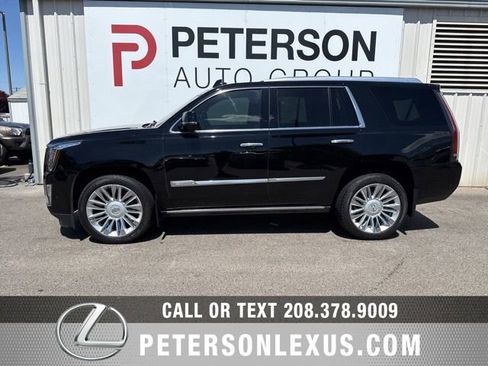 Used 2018 Cadillac Escalade Platinum AWD/4WD image 6