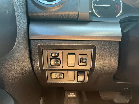 Used 2014 Toyota Tundra SR5 w/ SR5 Upgrade Package AWD/4WD image 23