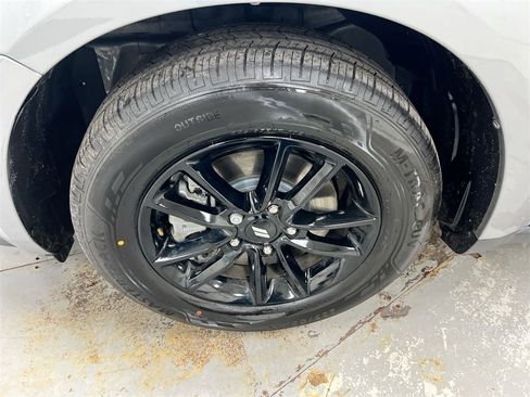 Used 2020 Dodge Journey SE w/ SE Popular Equipment Group image 25