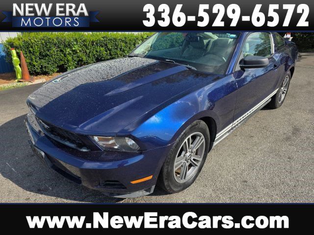 Used 2010 Ford Mustang Coupe RWD image 1