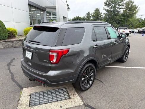 Used 2018 Ford Explorer XLT w/ Equipment Group 202A AWD/4WD image 7