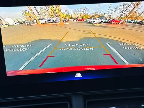 Certified 2025 Chevrolet Trax LT w/ LT Convenience Package image 21