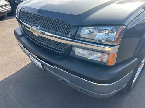 Used 2005 Chevrolet Avalanche Z71 w/ Sun And Sound Package image 11