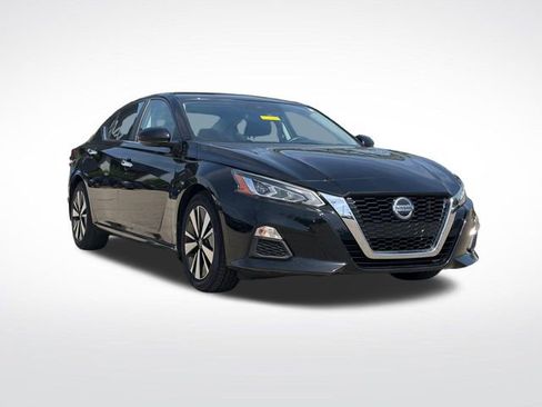 Used 2021 Nissan Altima 2.5 SV w/ SV Premium Package FWD image 1