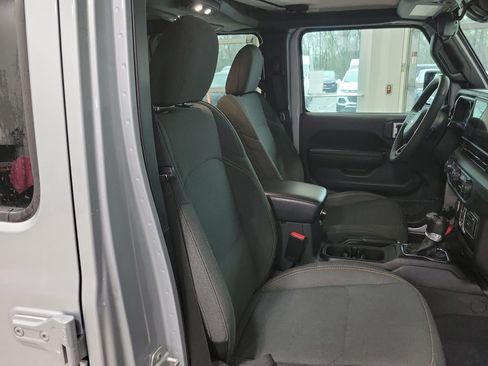 Used 2024 Jeep Wrangler Sport S image 17