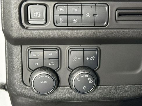 Used 2024 Chevrolet Tahoe LT w/ Luxury Package AWD/4WD image 15