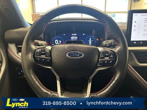 Used 2025 Ford Explorer ST-Line w/ ST-Line Street Pack AWD/4WD image 9
