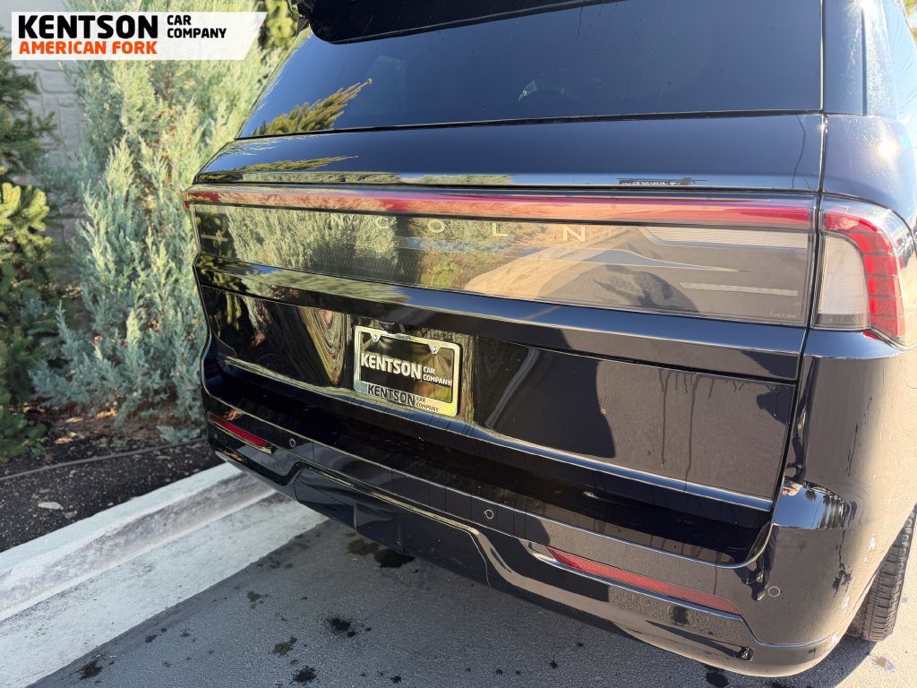 Used 2025 Lincoln Navigator Reserve AWD/4WD image 38