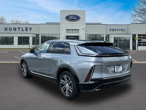 Used 2024 Cadillac Lyriq Luxury AWD/4WD image 5