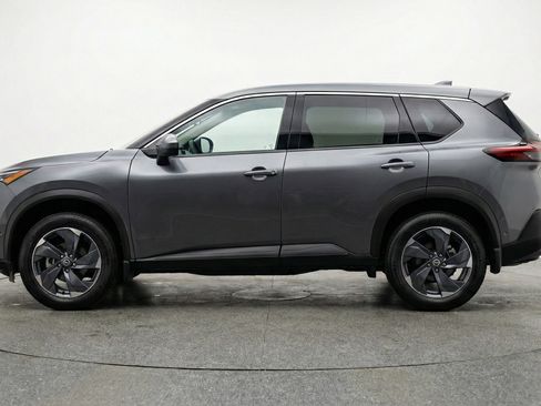 Used 2025 Nissan Rogue SV image 5
