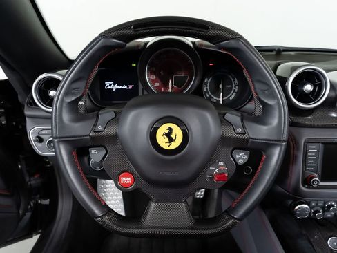 Used 2015 Ferrari California T RWD image 33