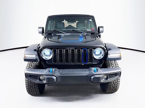 Used 2024 Jeep Wrangler Unlimited Rubicon 4xe image 3