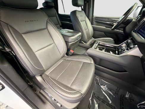 Used 2023 GMC Yukon Denali AWD/4WD image 16